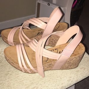 Brand new! Only tried on. Too big on me!